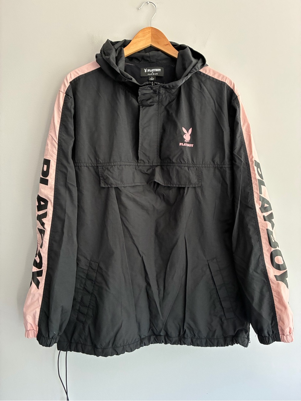 PLAYBOY by Pacsun Black and Pink Hooded Windbreaker Anorak Jacket Large